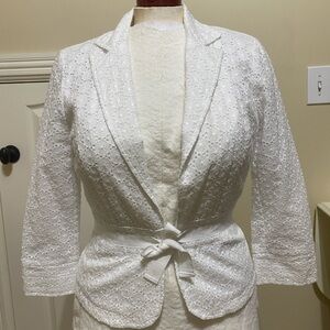 Chic White Lace Women's Blazer